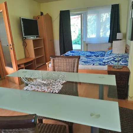 Relax Apartman Apartment *